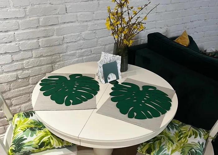 Piotrkowska 37 - Leaf *