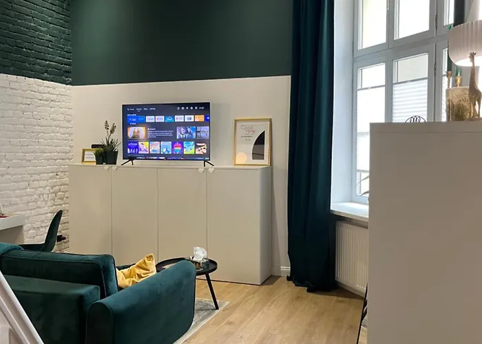 Piotrkowska 37 - Leaf *