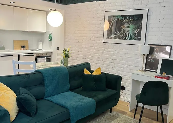 Piotrkowska 37 - Leaf