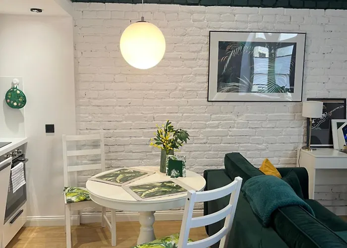 Piotrkowska 37 - Leaf *